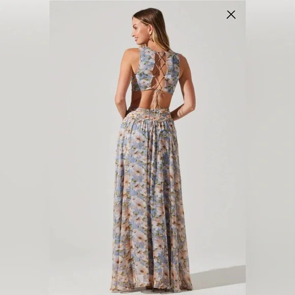 ASTR the Label Noya Floral Maxi Dress in Iris Blue Blush - Picture 2 of 12